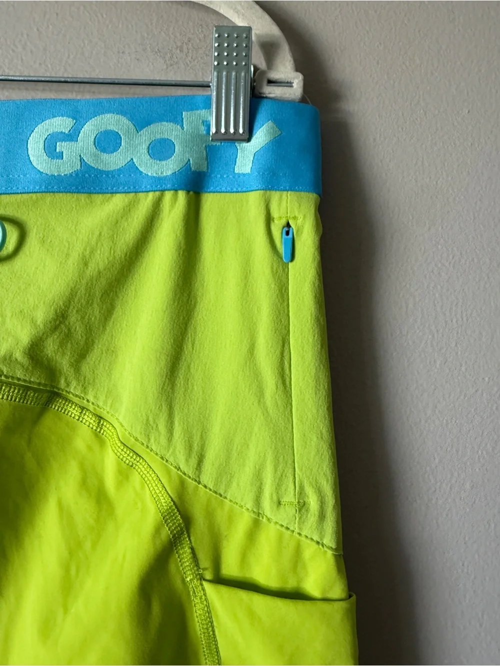 Disney x Outdoor Voices running biking shorts neon green XXL